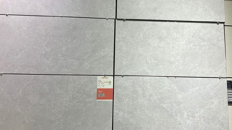 在比较不同厂家的报价时，除了关注上述指标外，还需注意以下几点：