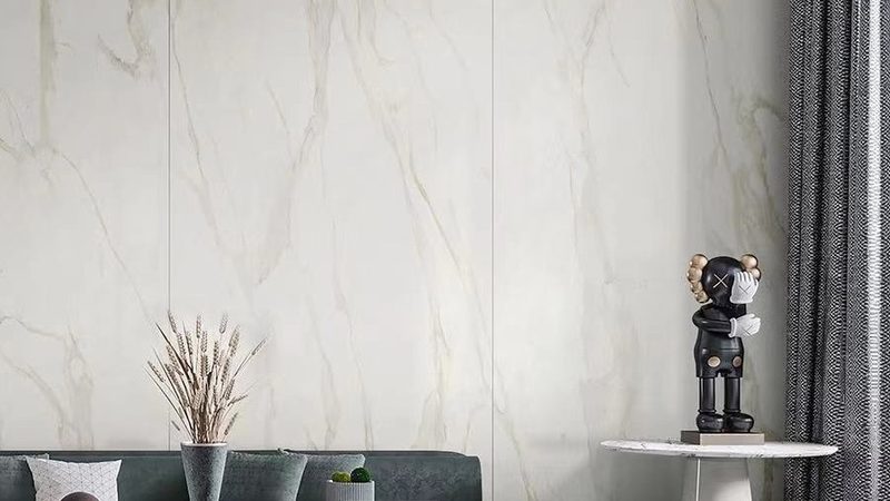 通体大理石瓷砖与普通大理石瓷砖：本质区别与选购要点